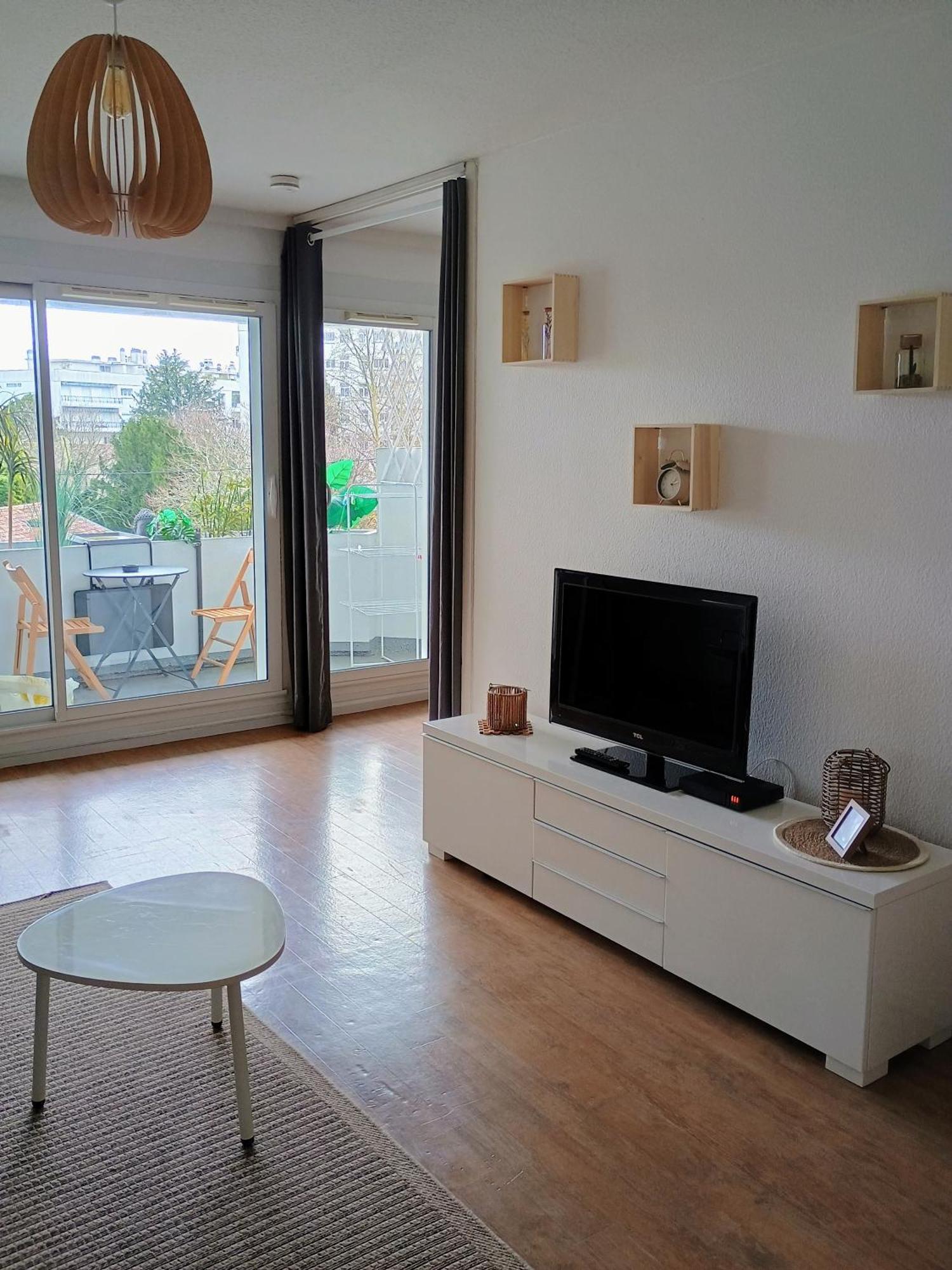 Appartement T2 勒布斯卡 外观 照片